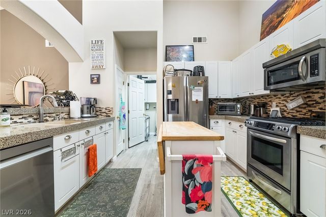 9784 Hickory Ridge Court, Las Vegas, NV 89147