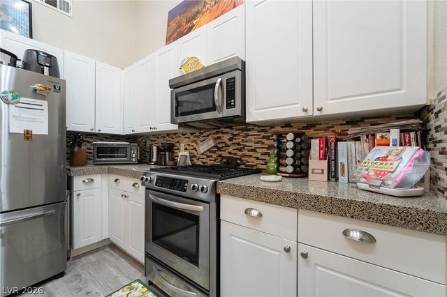 9784 Hickory Ridge Court, Las Vegas, NV 89147