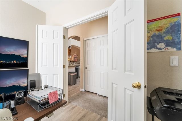 9784 Hickory Ridge Court, Las Vegas, NV 89147