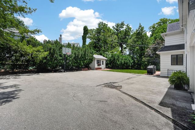 7 35th Street, Des Moines, IA 50312