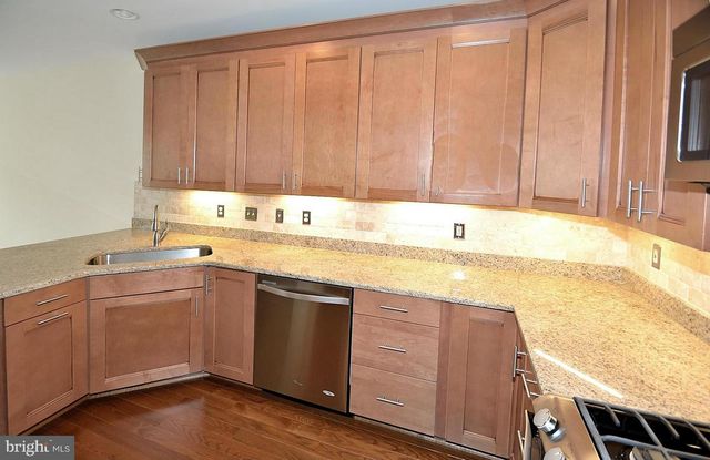 9425 VAN ARSDALE DR, Vienna, VA 22181