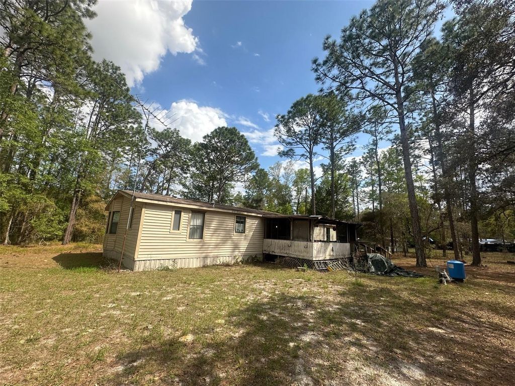 Image 18 of property listing at 3700 SW 189TH AVENUE, Dunnellon, FL 34432