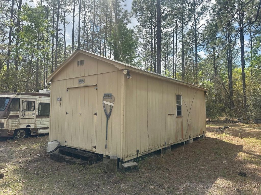 Image 19 of property listing at 3700 SW 189TH AVENUE, Dunnellon, FL 34432