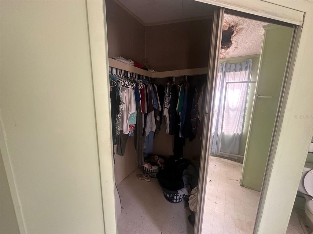 Image 35 of property listing at 3700 SW 189TH AVENUE, Dunnellon, FL 34432