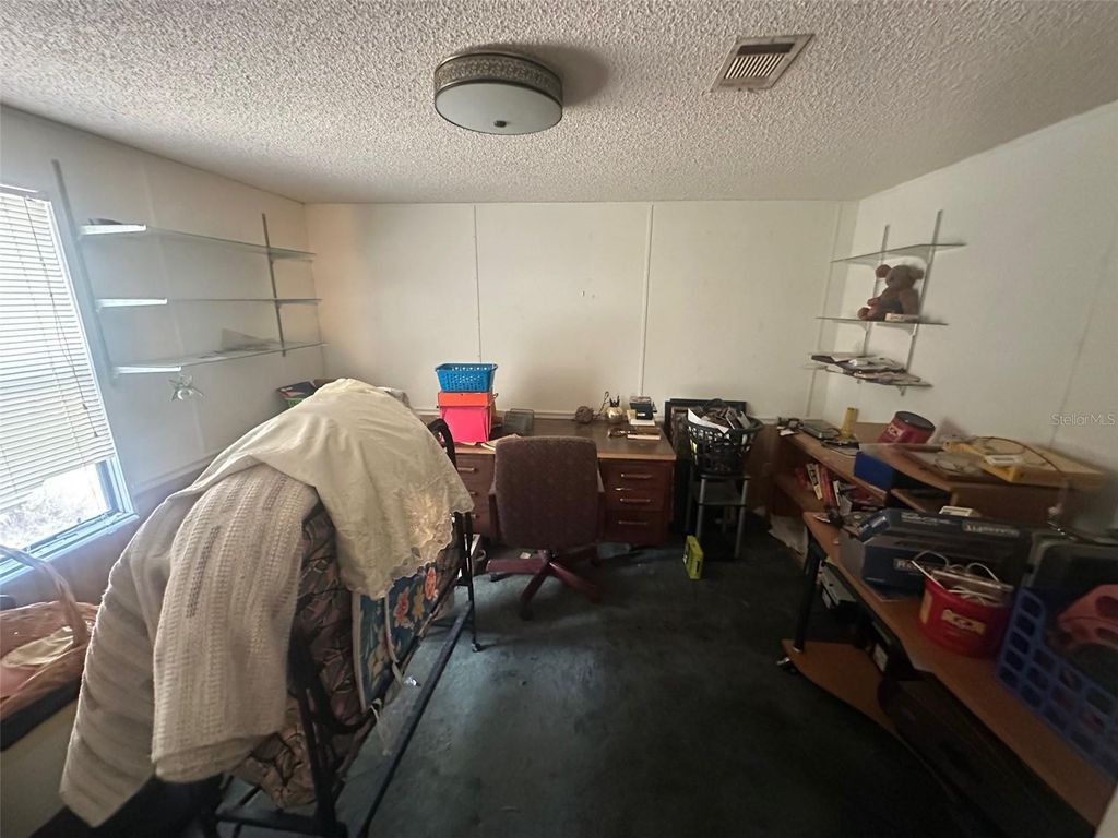 Image 37 of property listing at 3700 SW 189TH AVENUE, Dunnellon, FL 34432