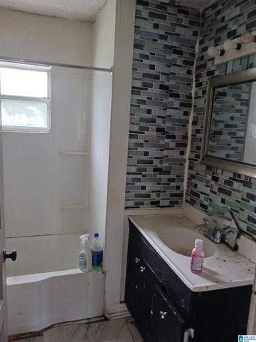21 HOLT AVENUE, Birmingham, AL 35214