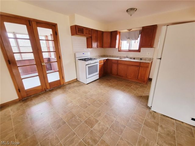 16684 Libby Road, Maple Heights, OH 44137
