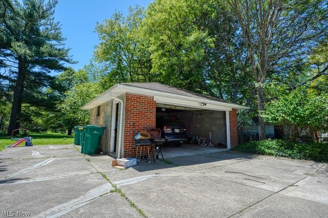 16684 Libby Road, Maple Heights, OH 44137