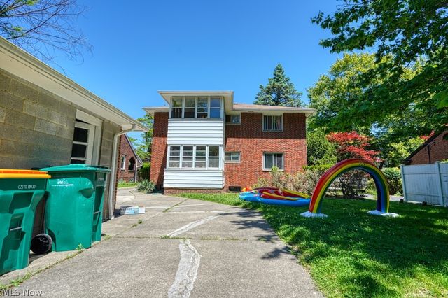 16684 Libby Road, Maple Heights, OH 44137