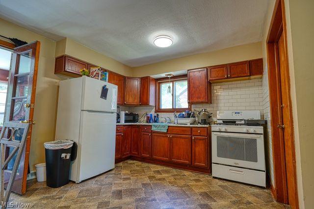 16684 Libby Road, Maple Heights, OH 44137
