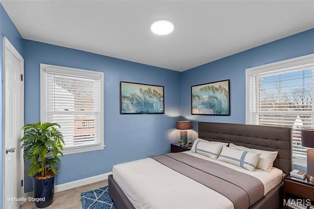 1914 Overland Drive, St Louis, MO 63114