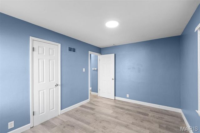 1914 Overland Drive, St Louis, MO 63114