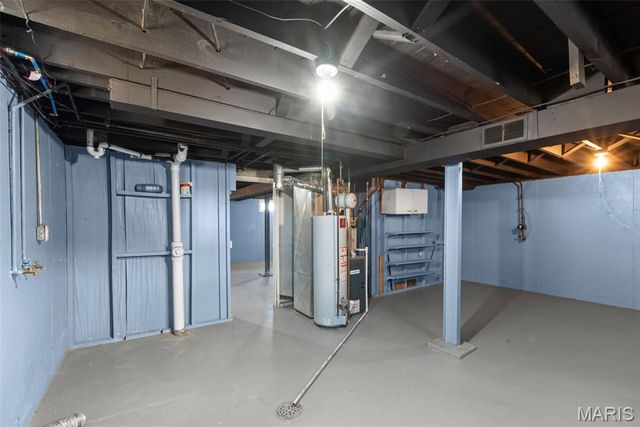 1914 Overland Drive, St Louis, MO 63114