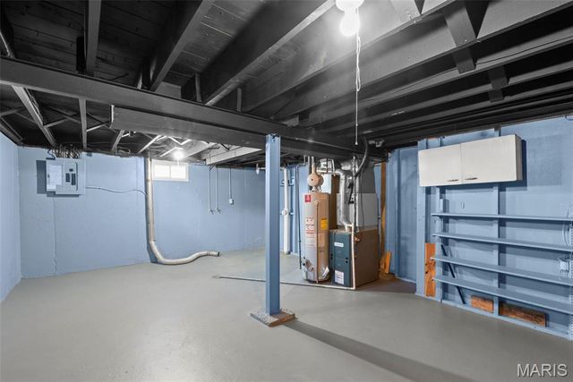 1914 Overland Drive, St Louis, MO 63114