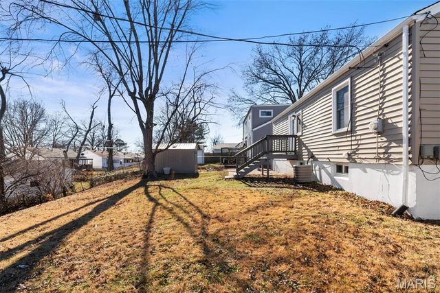 1914 Overland Drive, St Louis, MO 63114