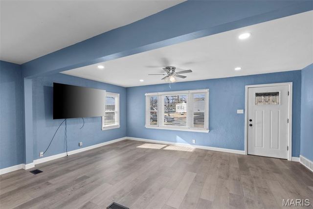 1914 Overland Drive, St Louis, MO 63114