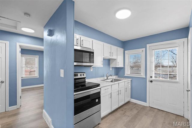 1914 Overland Drive, St Louis, MO 63114