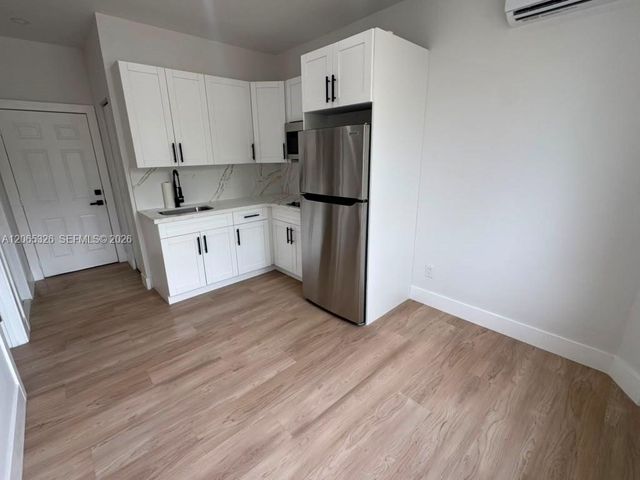 2425 SW 6th St 1, Miami, FL 33135