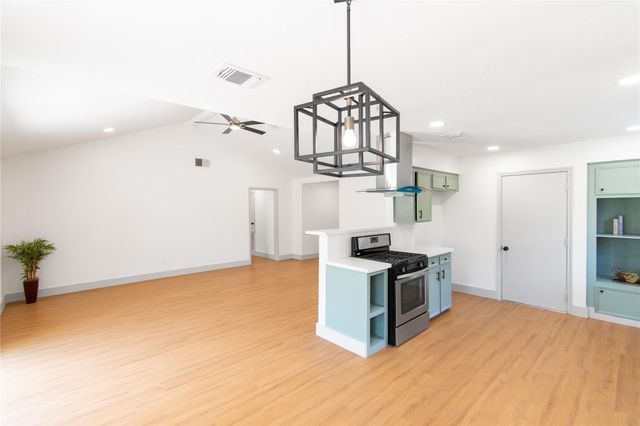 7926 Salge Drive, Houston, TX 77040