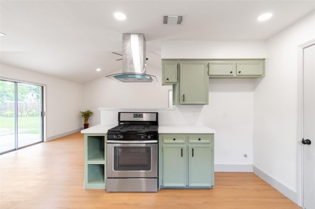 7926 Salge Drive, Houston, TX 77040