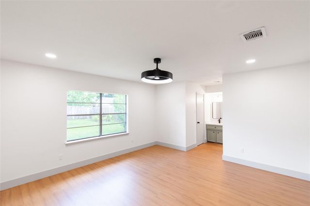 7926 Salge Drive, Houston, TX 77040
