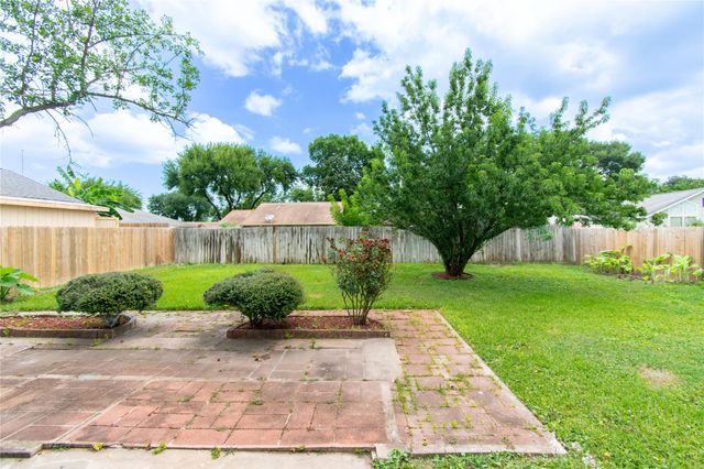 7926 Salge Drive, Houston, TX 77040