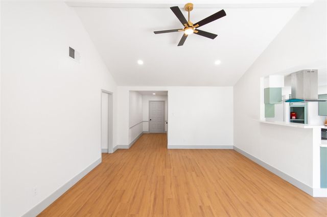 7926 Salge Drive, Houston, TX 77040