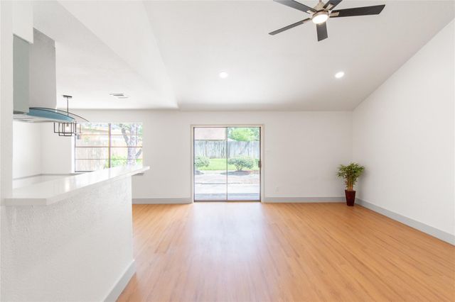 7926 Salge Drive, Houston, TX 77040