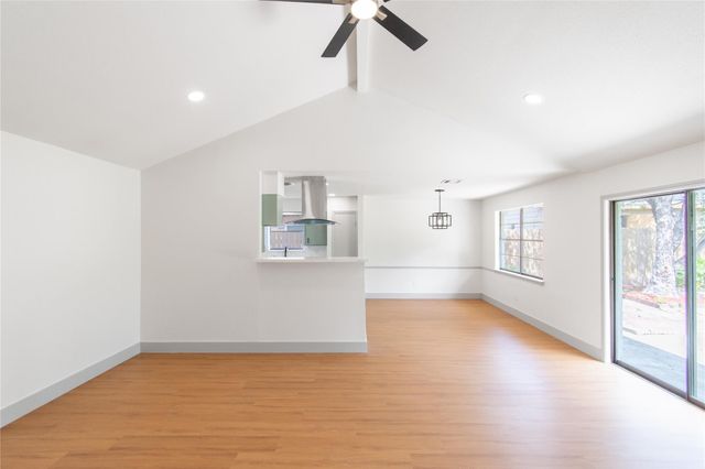 7926 Salge Drive, Houston, TX 77040