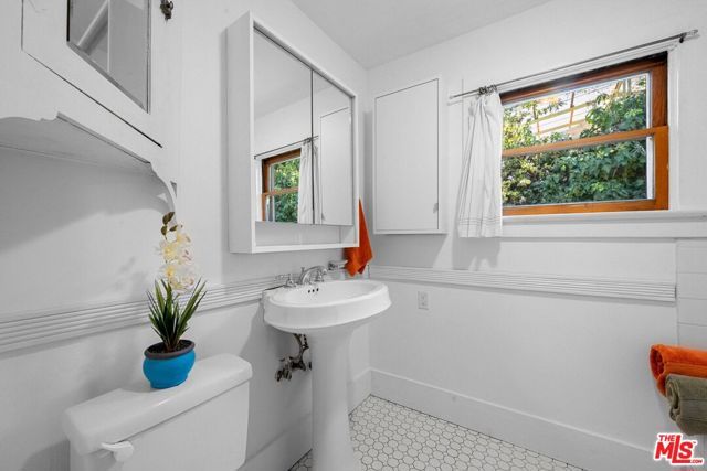 1812 Wollam Street, Los Angeles, CA 90065