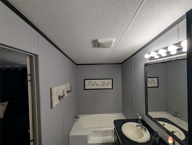 346 Lakeside Circle, Trinity, TX 75862