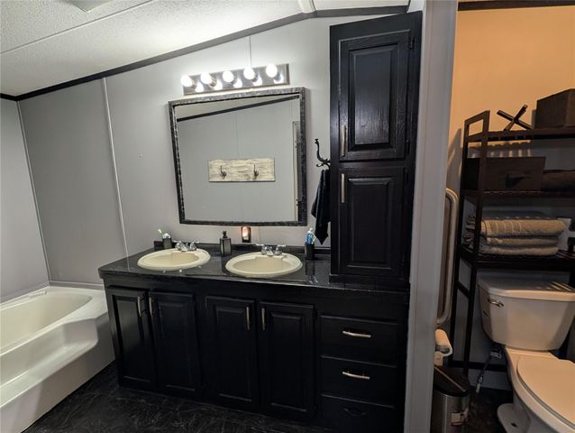 346 Lakeside Circle, Trinity, TX 75862