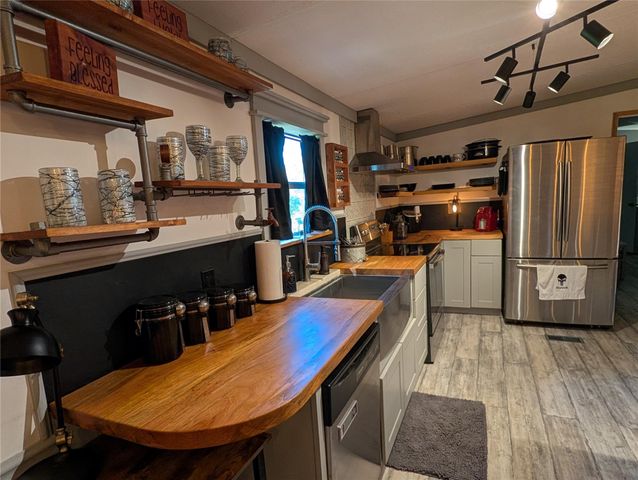 346 Lakeside Circle, Trinity, TX 75862