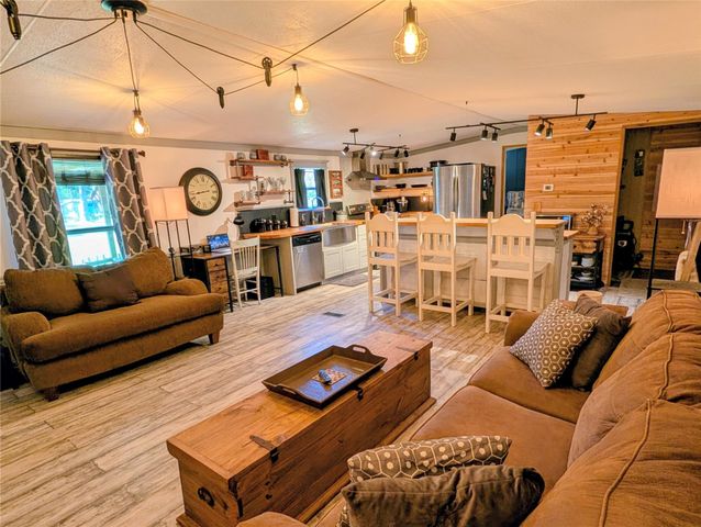 346 Lakeside Circle, Trinity, TX 75862