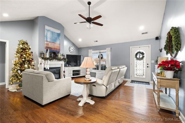 4172 Andrew Drive, Floyds Knobs, IN 47119