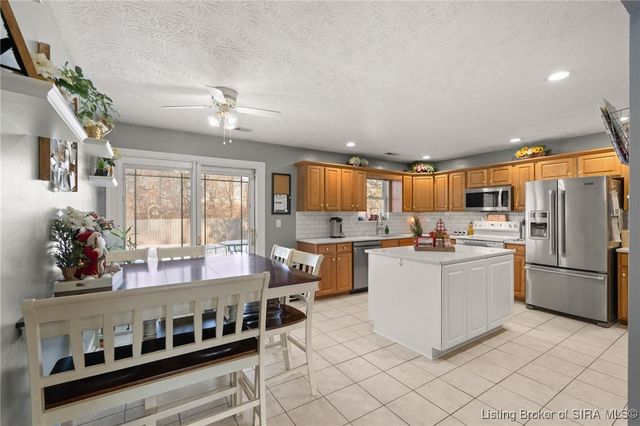 4172 Andrew Drive, Floyds Knobs, IN 47119