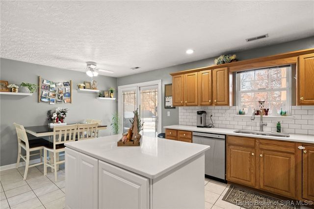 4172 Andrew Drive, Floyds Knobs, IN 47119