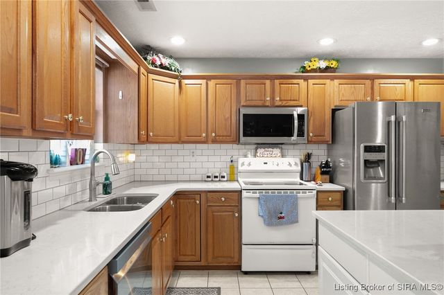 4172 Andrew Drive, Floyds Knobs, IN 47119