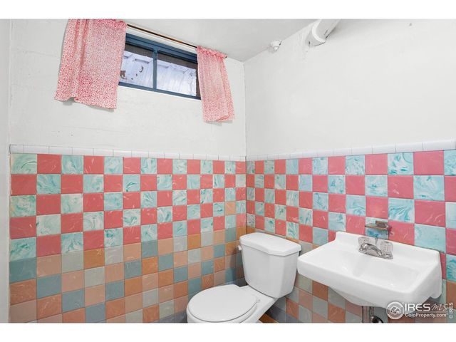 543 W 9th St, Loveland, CO 80537