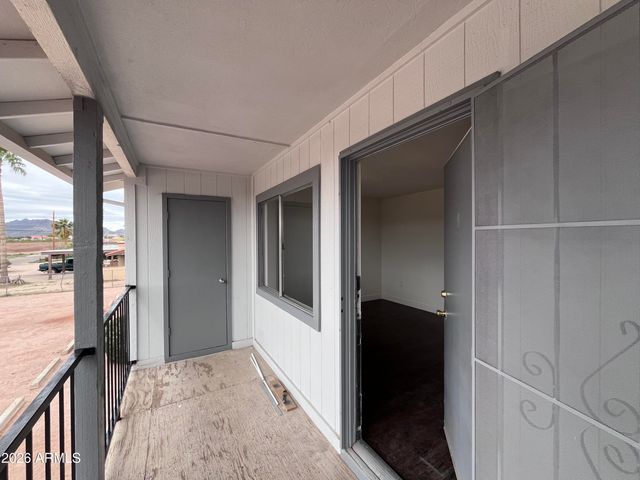 111 S OUTPOST Road, Apache Junction, AZ 85119