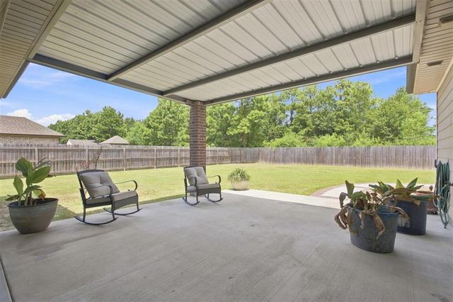 1838 N Coffey Pines Road, Lake Charles, LA 70611
