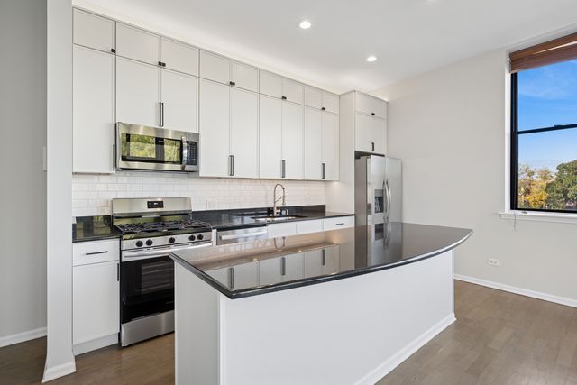 2512 N BOSWORTH Avenue 306, Chicago, IL 60614