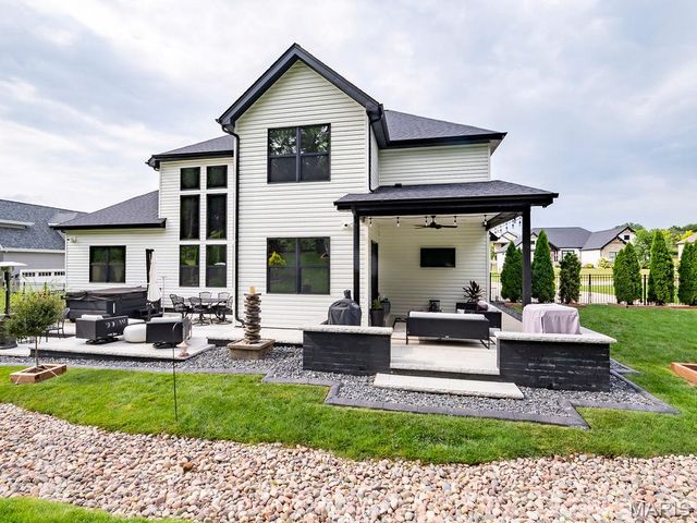 512 Hawthorne Ridge Court, Foristell, MO 63348