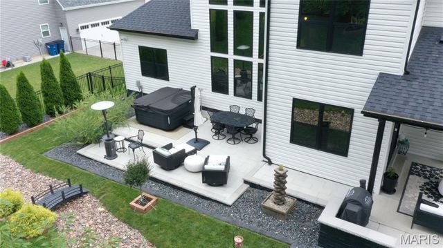 512 Hawthorne Ridge Court, Foristell, MO 63348