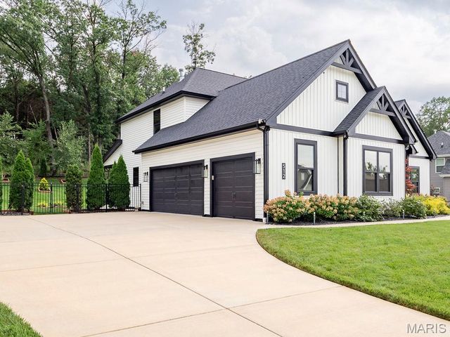 512 Hawthorne Ridge Court, Foristell, MO 63348