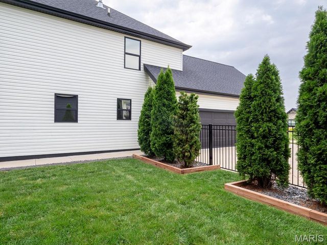 512 Hawthorne Ridge Court, Foristell, MO 63348