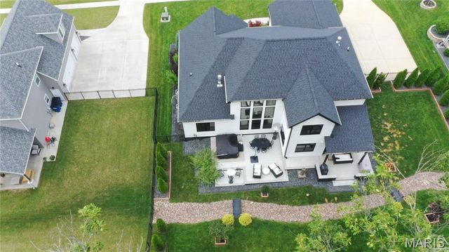 512 Hawthorne Ridge Court, Foristell, MO 63348