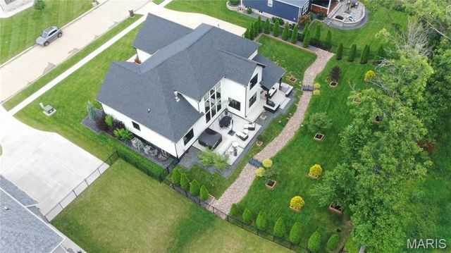 512 Hawthorne Ridge Court, Foristell, MO 63348
