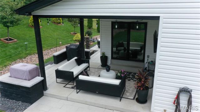 512 Hawthorne Ridge Court, Foristell, MO 63348