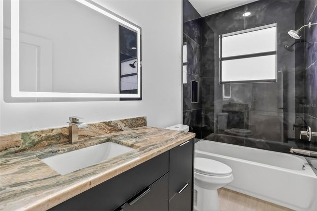 425 ELLINGTON STREET, Port Charlotte, FL 33953